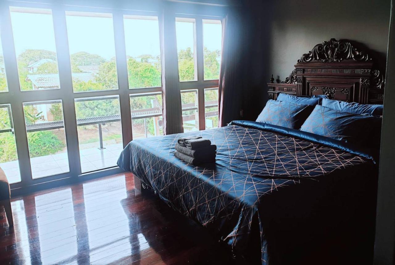 Baan Mae Khian Cafe & Boutique Hotel Ayutthaya Bagian luar foto