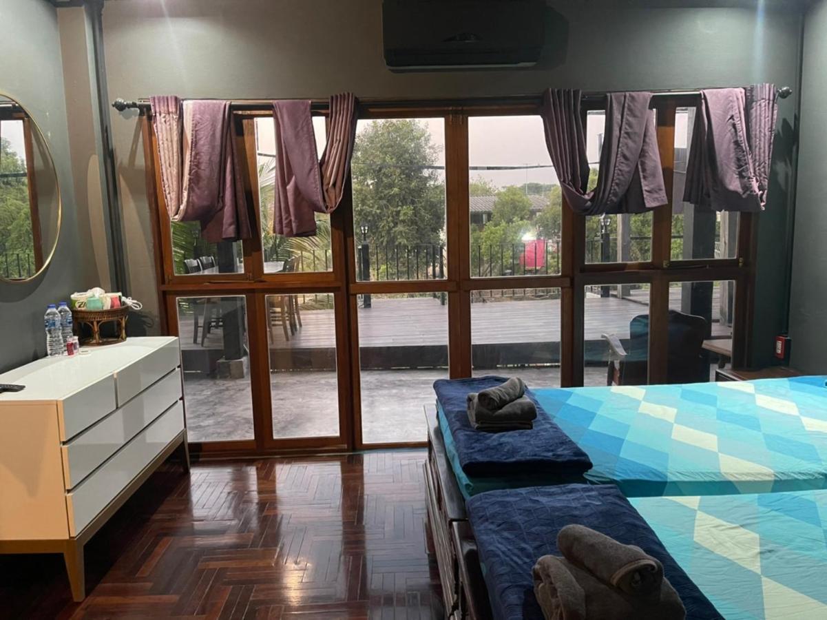 Baan Mae Khian Cafe & Boutique Hotel Ayutthaya Bagian luar foto