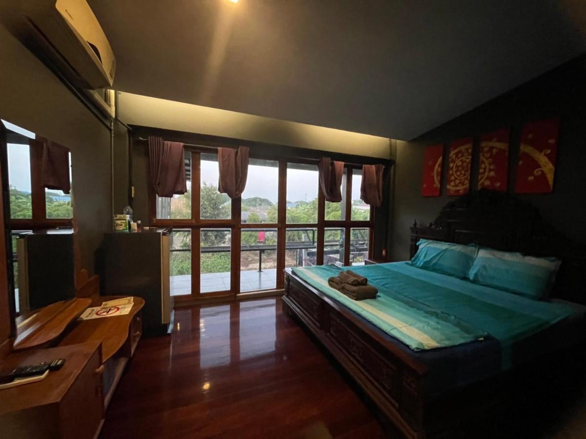 Baan Mae Khian Cafe & Boutique Hotel Ayutthaya Bagian luar foto
