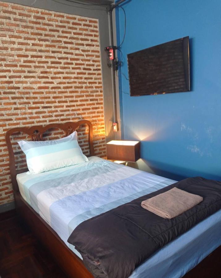 Baan Mae Khian Cafe & Boutique Hotel Ayutthaya Bagian luar foto