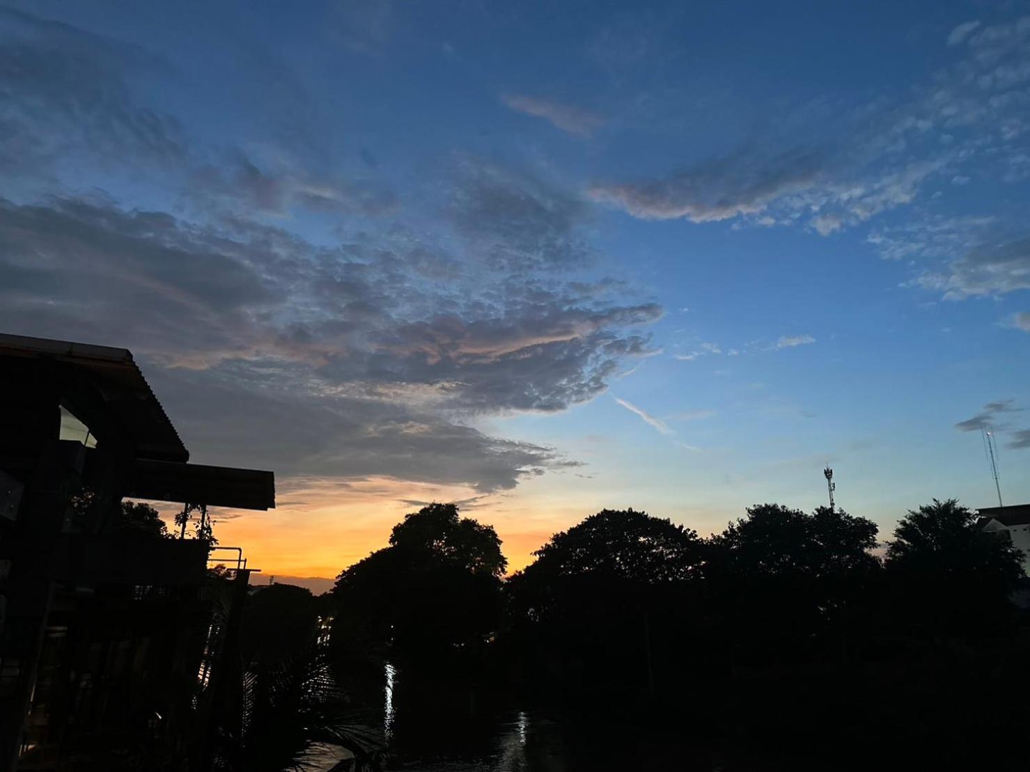 Baan Mae Khian Cafe & Boutique Hotel Ayutthaya Bagian luar foto