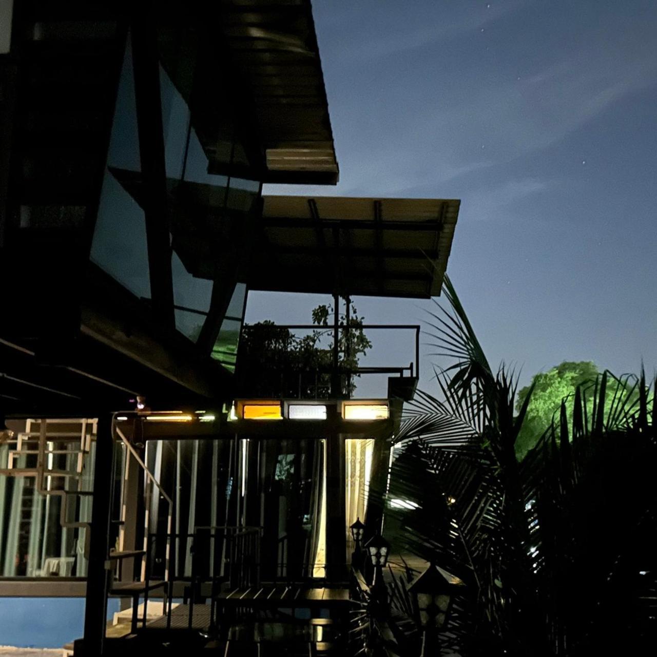 Baan Mae Khian Cafe & Boutique Hotel Ayutthaya Bagian luar foto