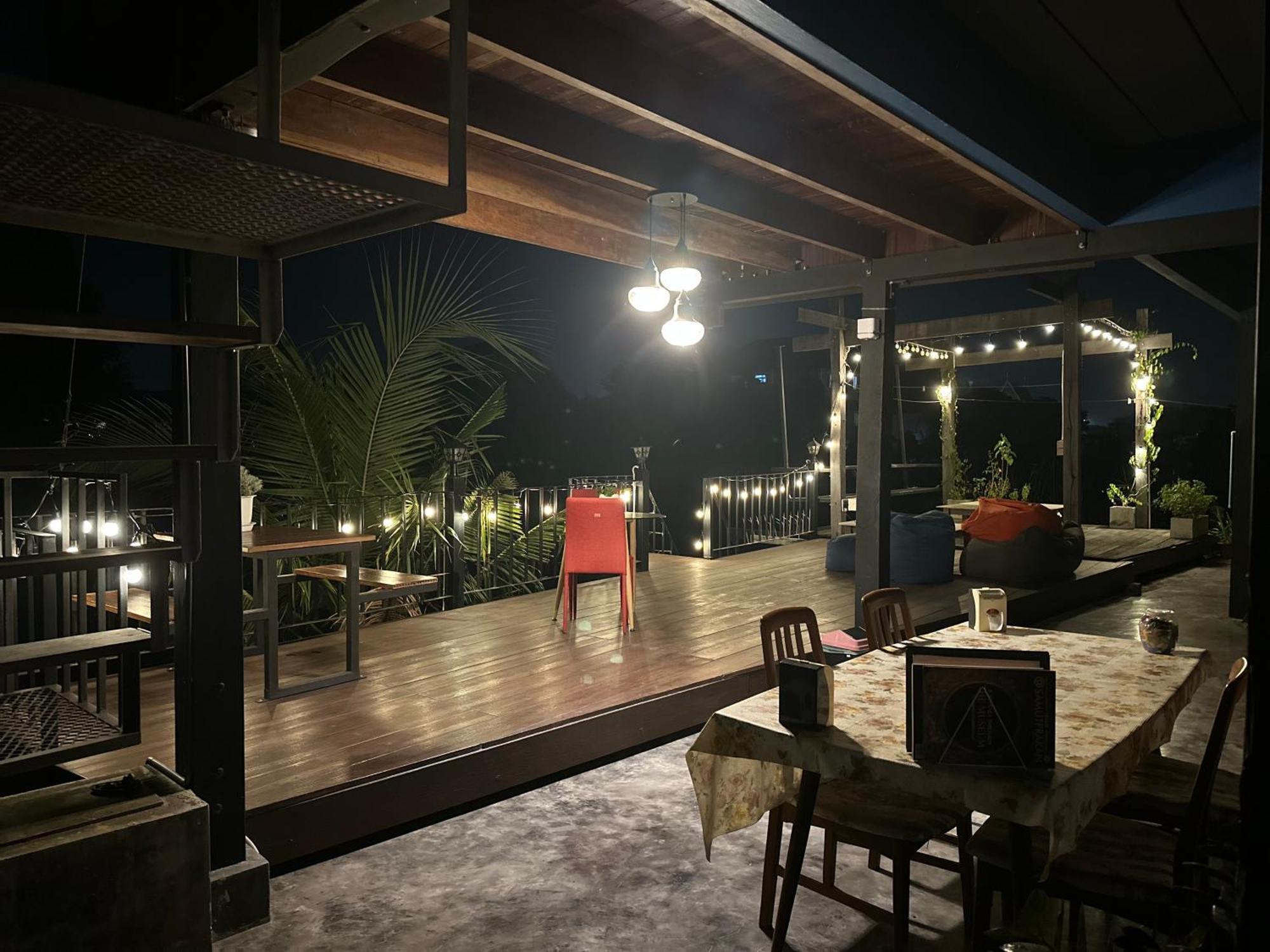 Baan Mae Khian Cafe & Boutique Hotel Ayutthaya Bagian luar foto