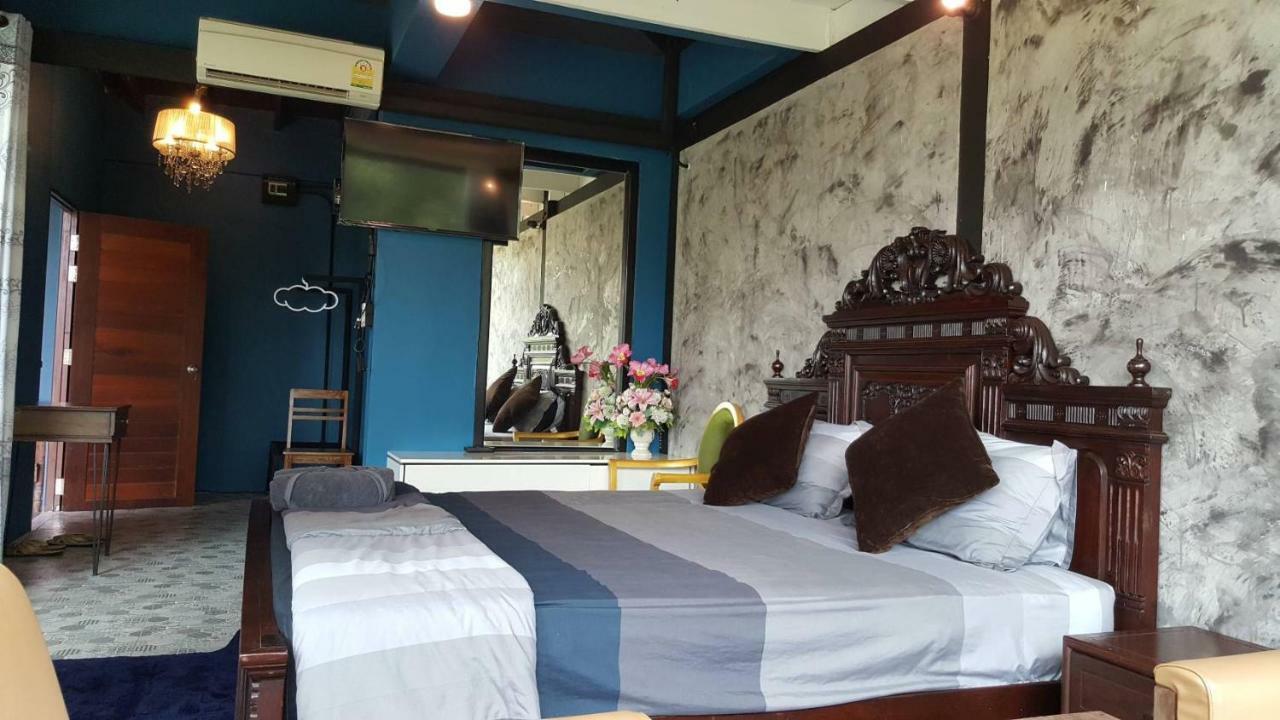 Baan Mae Khian Cafe & Boutique Hotel Ayutthaya Bagian luar foto